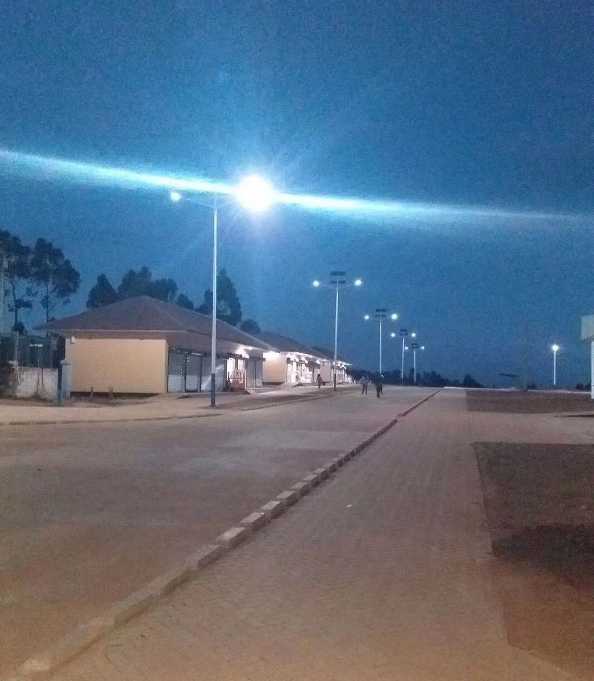 东洲区非洲科特迪瓦太阳能路灯工程